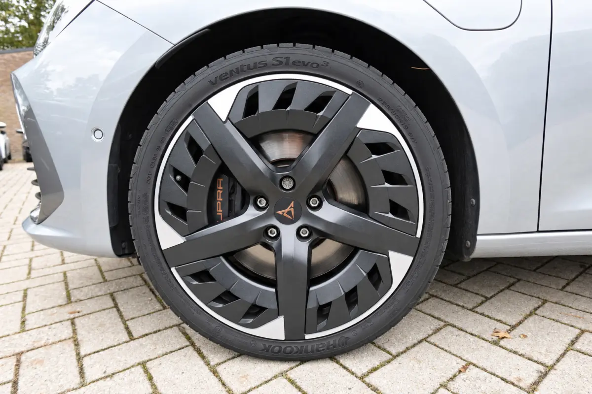 1.4 e-Hybrid VZ Adrenaline PANO KEYLESS ACC CAM