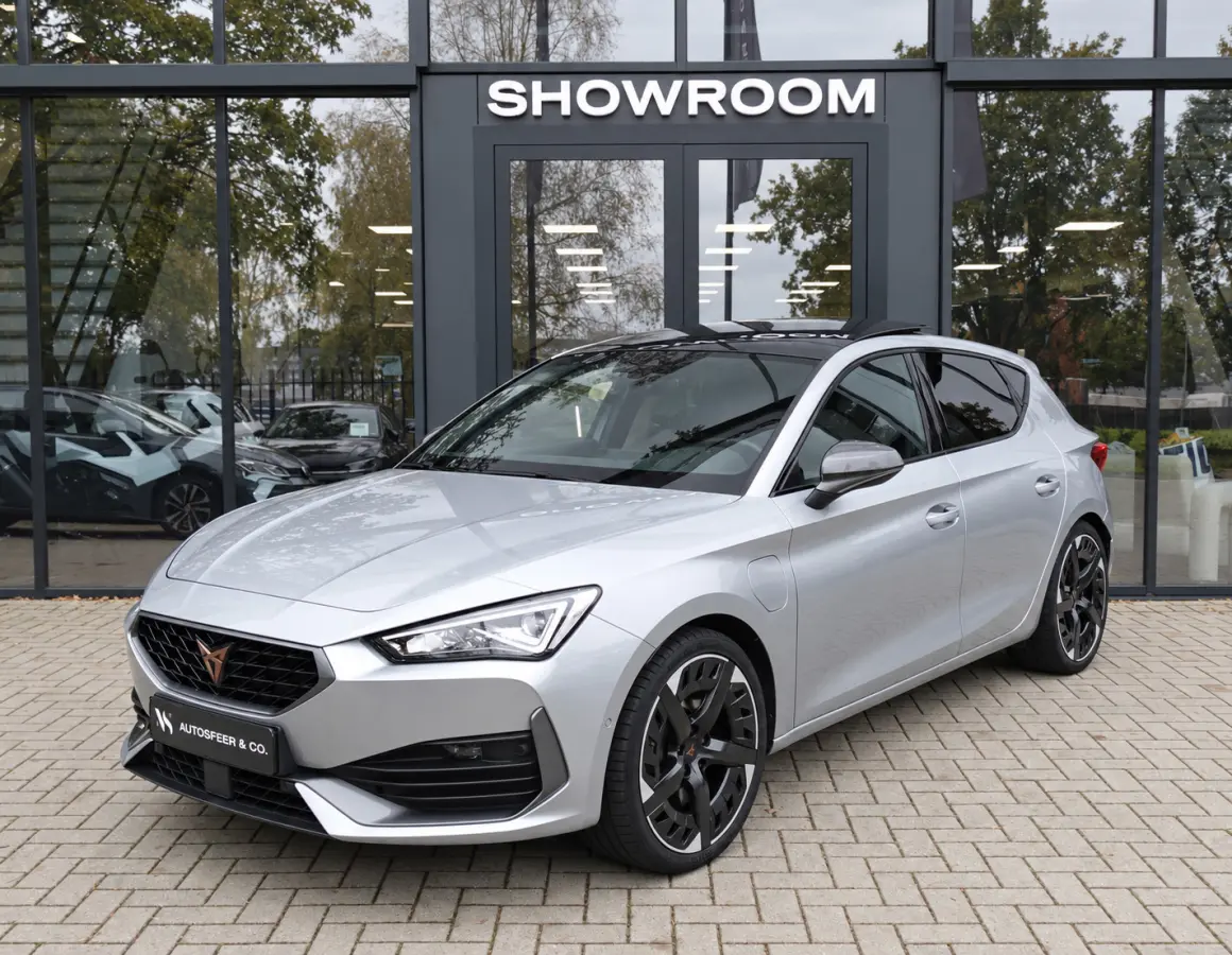 1.4 e-Hybrid VZ Adrenaline PANO KEYLESS ACC CAM
