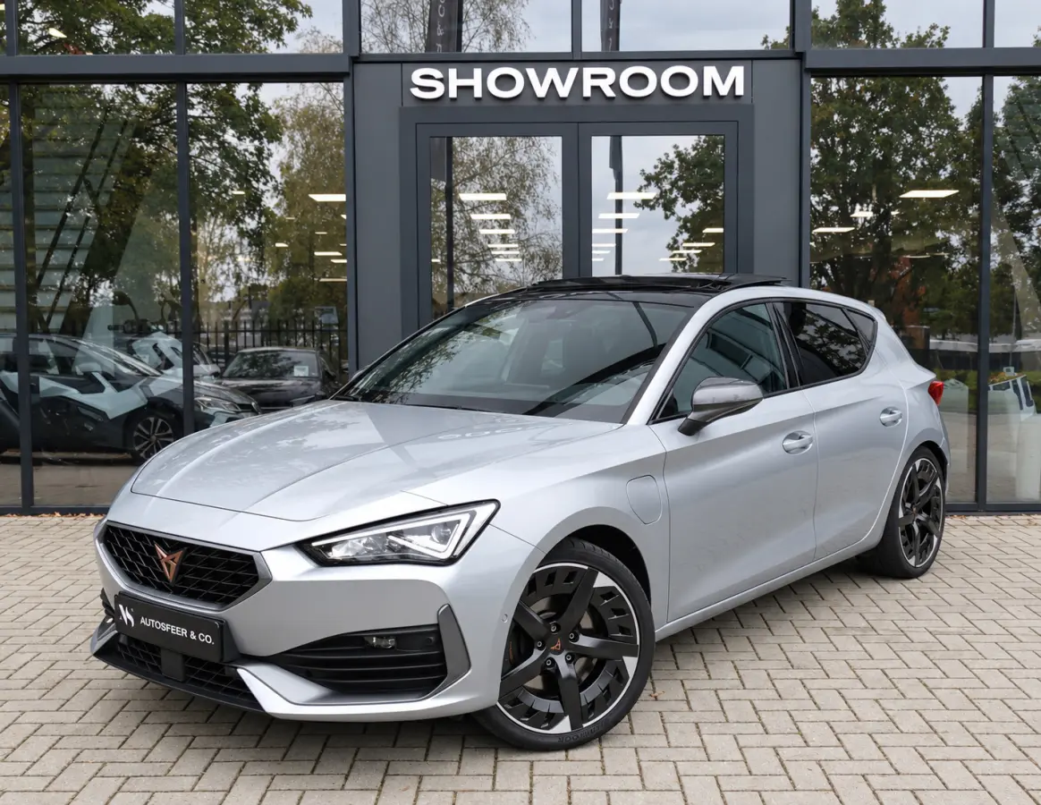 1.4 e-Hybrid VZ Adrenaline PANO KEYLESS ACC CAM