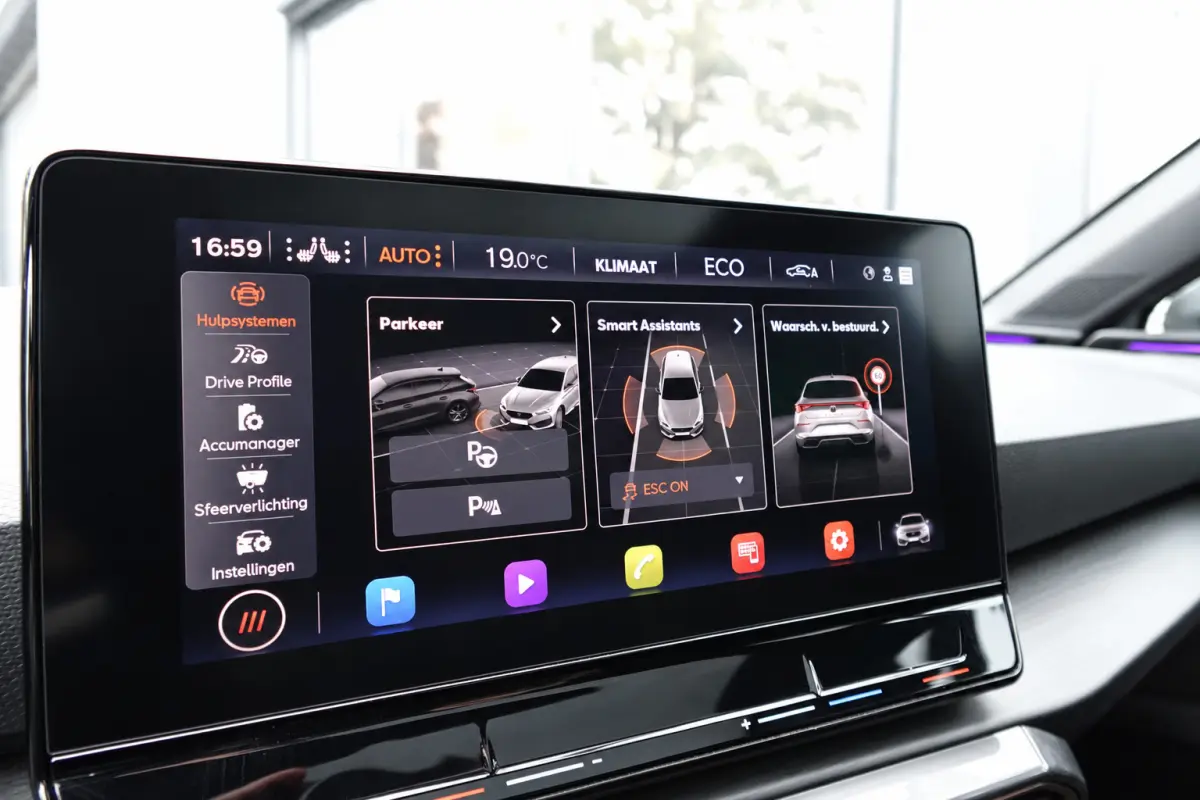 1.4 e-Hybrid VZ Adrenaline PANO KEYLESS ACC CAM