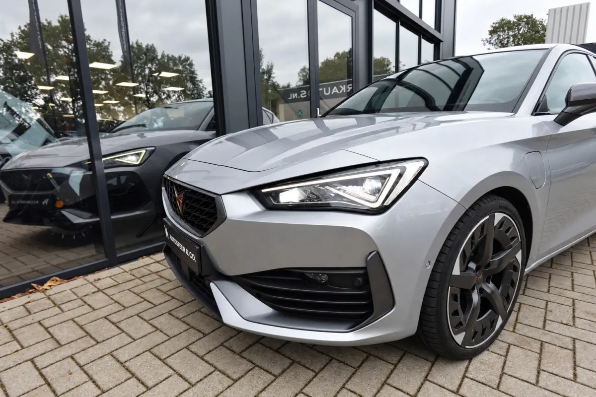 1.4 e-Hybrid VZ Adrenaline PANO KEYLESS ACC CAM