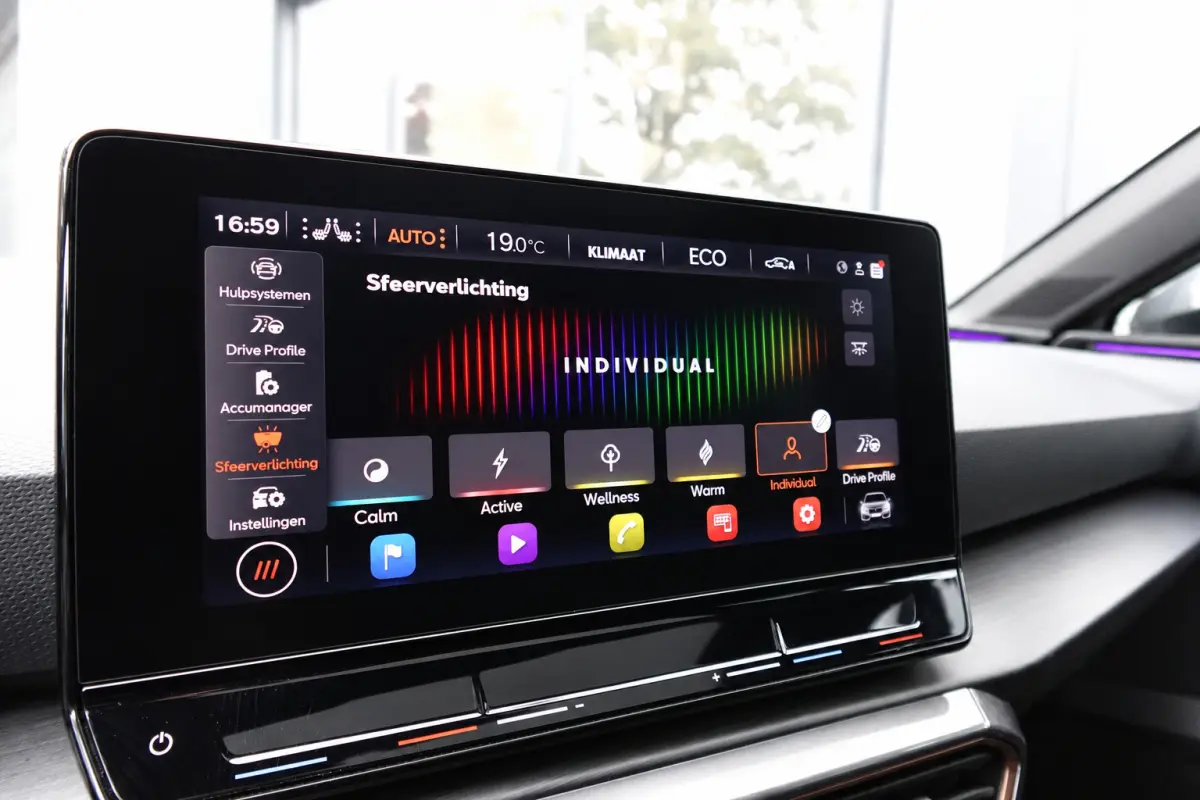 1.4 e-Hybrid VZ Adrenaline PANO KEYLESS ACC CAM