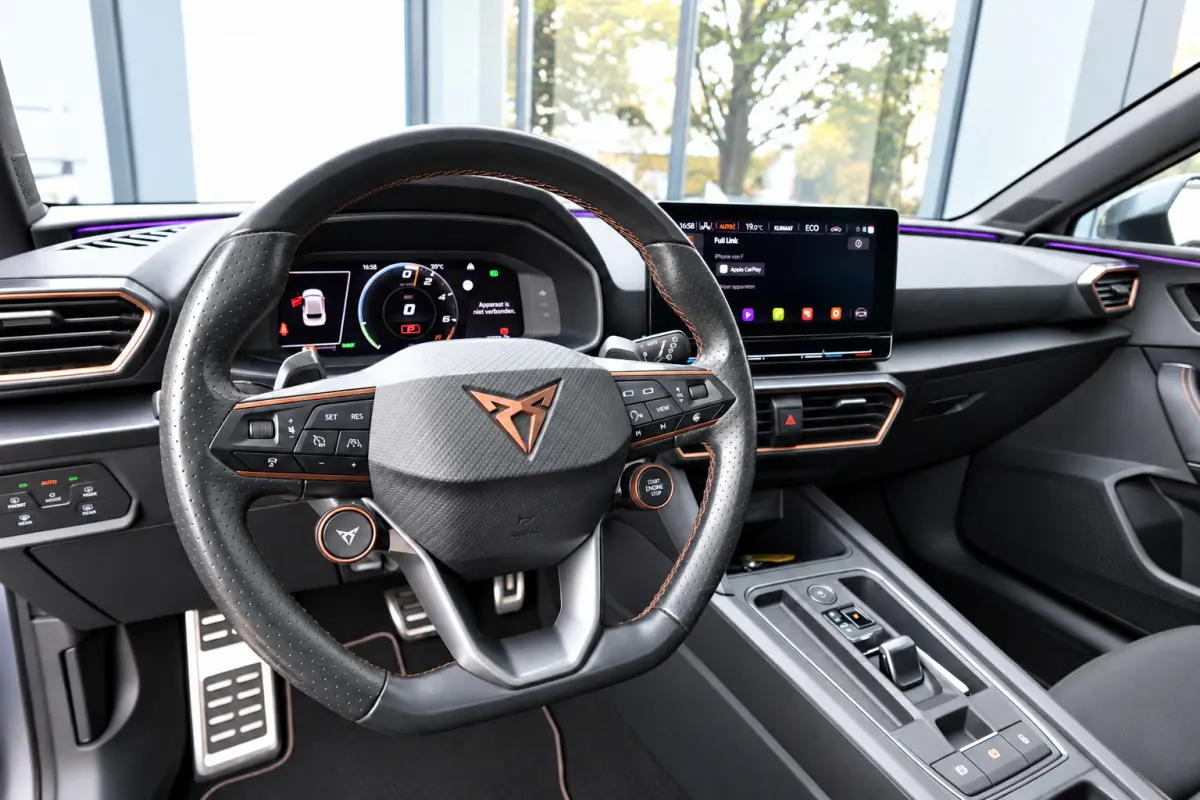 1.4 e-Hybrid VZ Adrenaline PANO KEYLESS ACC CAM