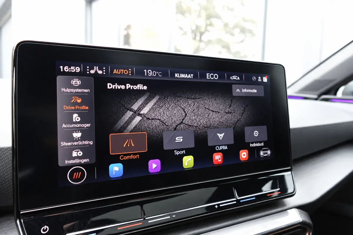 1.4 e-Hybrid VZ Adrenaline PANO KEYLESS ACC CAM