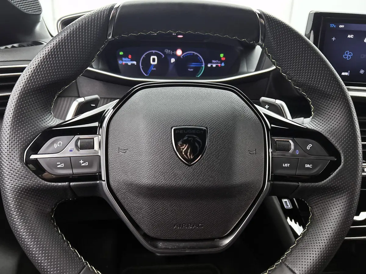 GT Hybrid 110pk Automaat | Navigatie | Camera v+a | Climate Control | Adaptieve Cruise Control | Parkeersensoren v+a | Dodehoeksensor | Armsteun | Digitaal instrumentenpaneel | Draadloze App