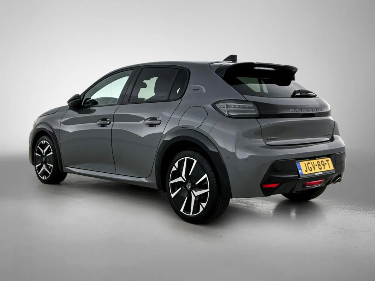 GT Hybrid 110pk Automaat | Navigatie | Camera v+a | Climate Control | Adaptieve Cruise Control | Parkeersensoren v+a | Dodehoeksensor | Armsteun | Digitaal instrumentenpaneel | Draadloze App