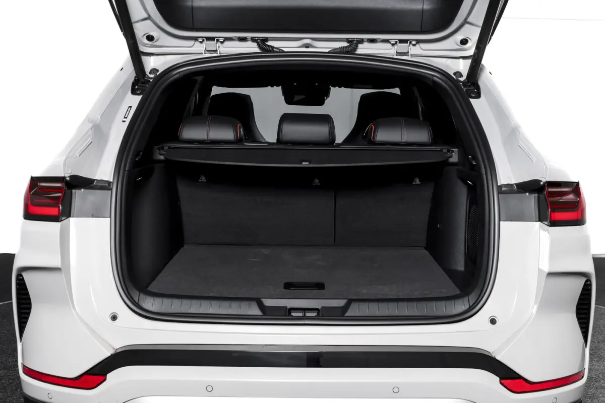 1.5 DM-i FWD Boost | Plug-In | S/K-Panodak | 360 Camera | Carplay/Android | Adapt. Cruise | Elek. Klep | Infinity audio | 19" | 1965
