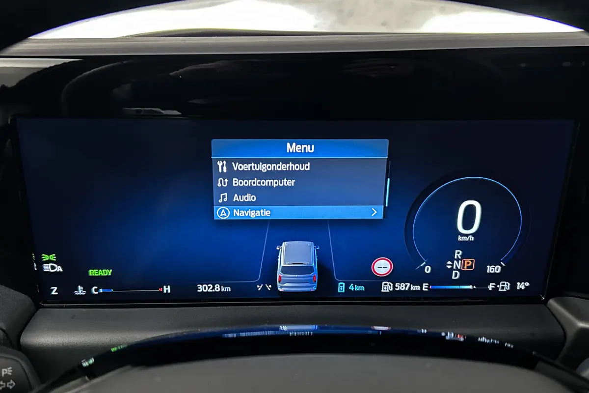 320 2.5 PHEV L2H1 Limited | Trekhaak uitklapbaar | Stoelverwarming