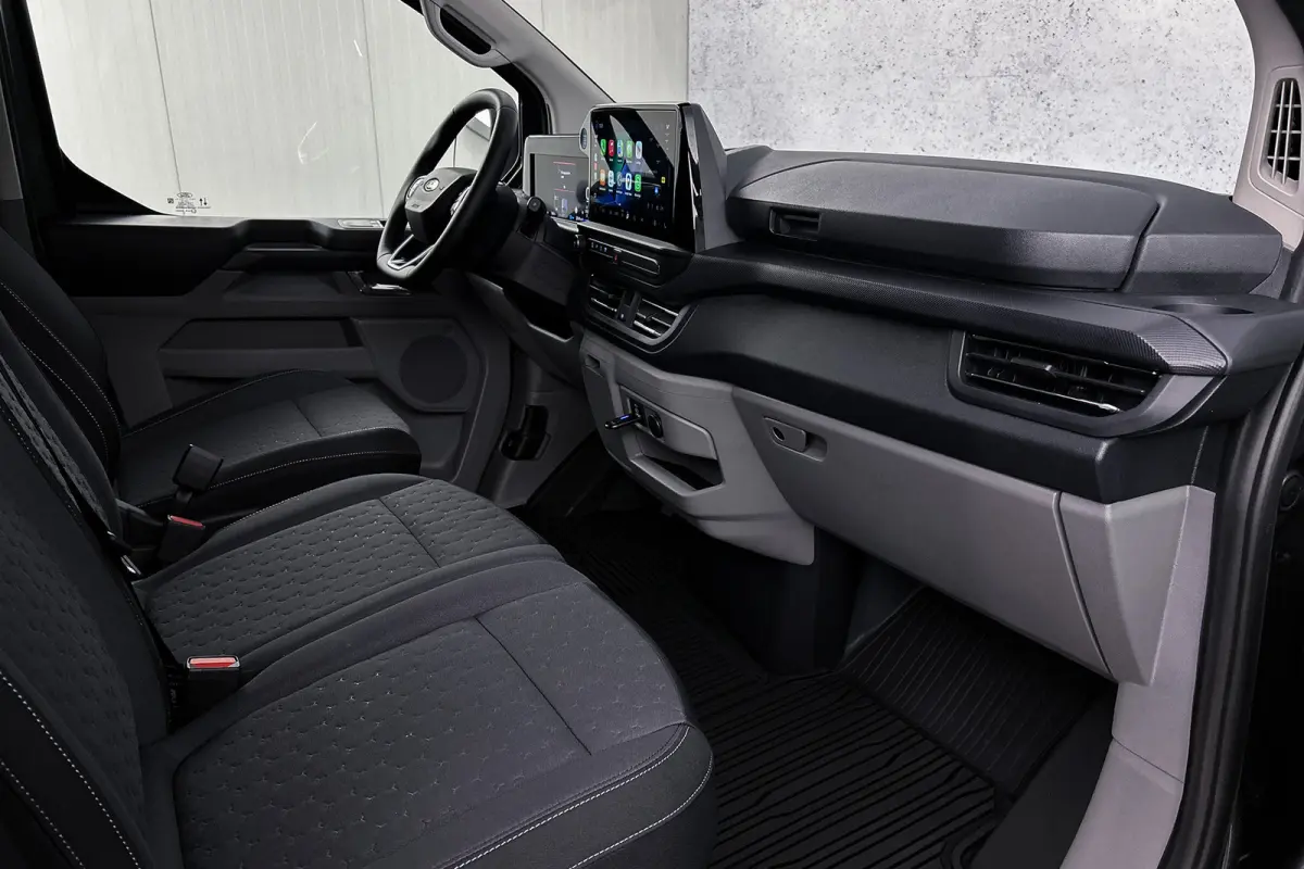 320 2.5 PHEV L2H1 Limited | Trekhaak uitklapbaar | Stoelverwarming