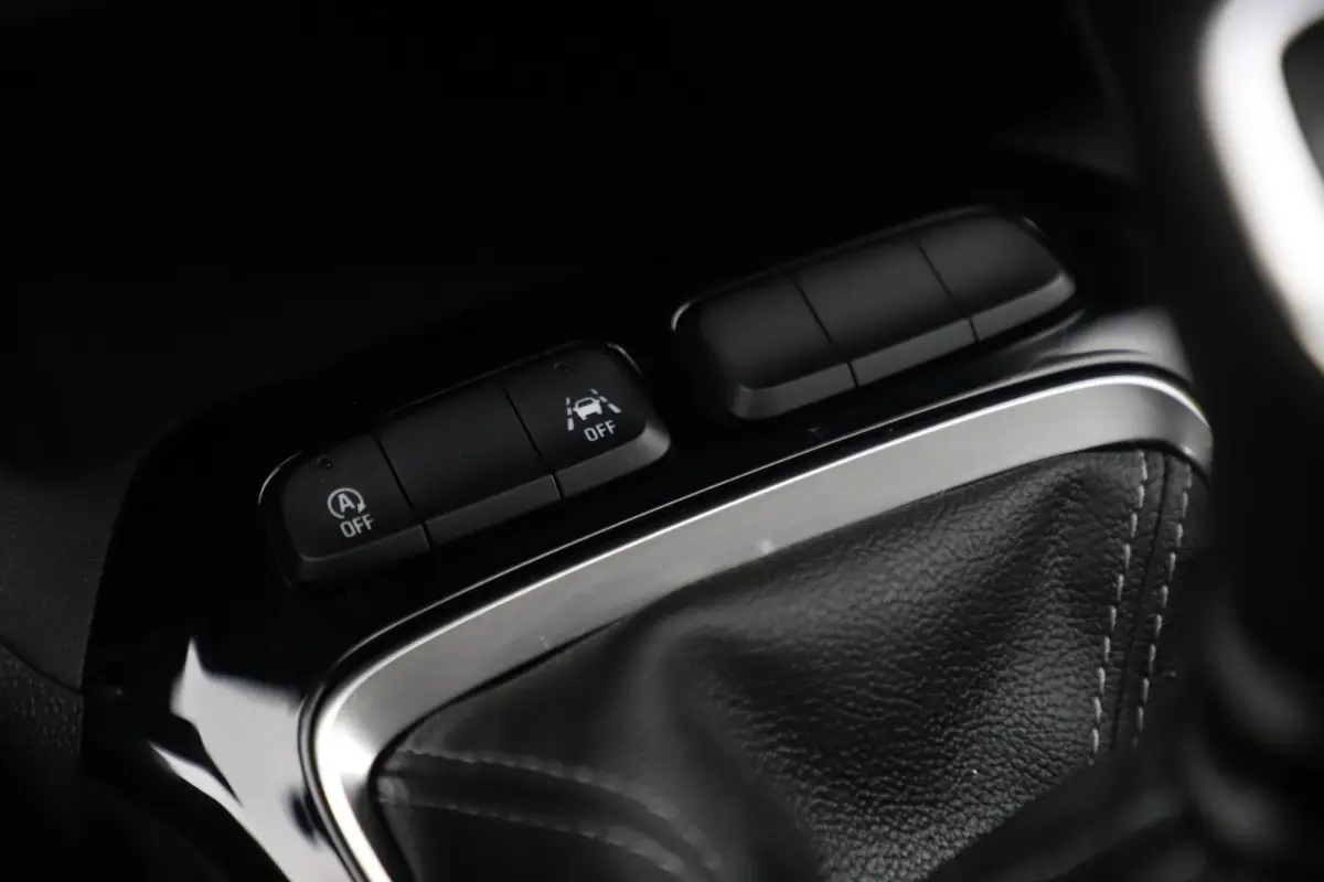 1.2 Elegance 102PK Half Leder LMV LED Virtual Cockpit Navigatie Airco Cruise Control