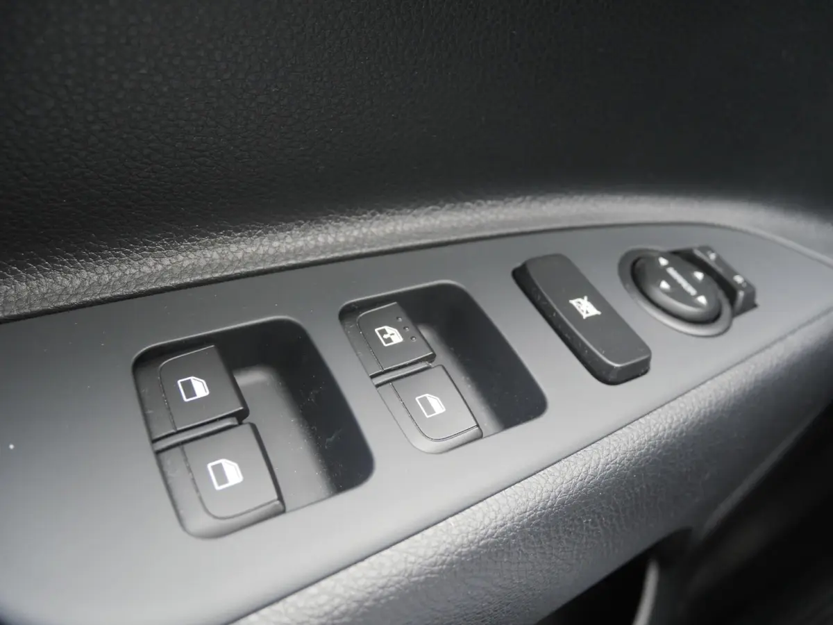 1.0 T-GDi MHEV DynamicLine | Cruise | Clima | Camera | Carplay | Navi |