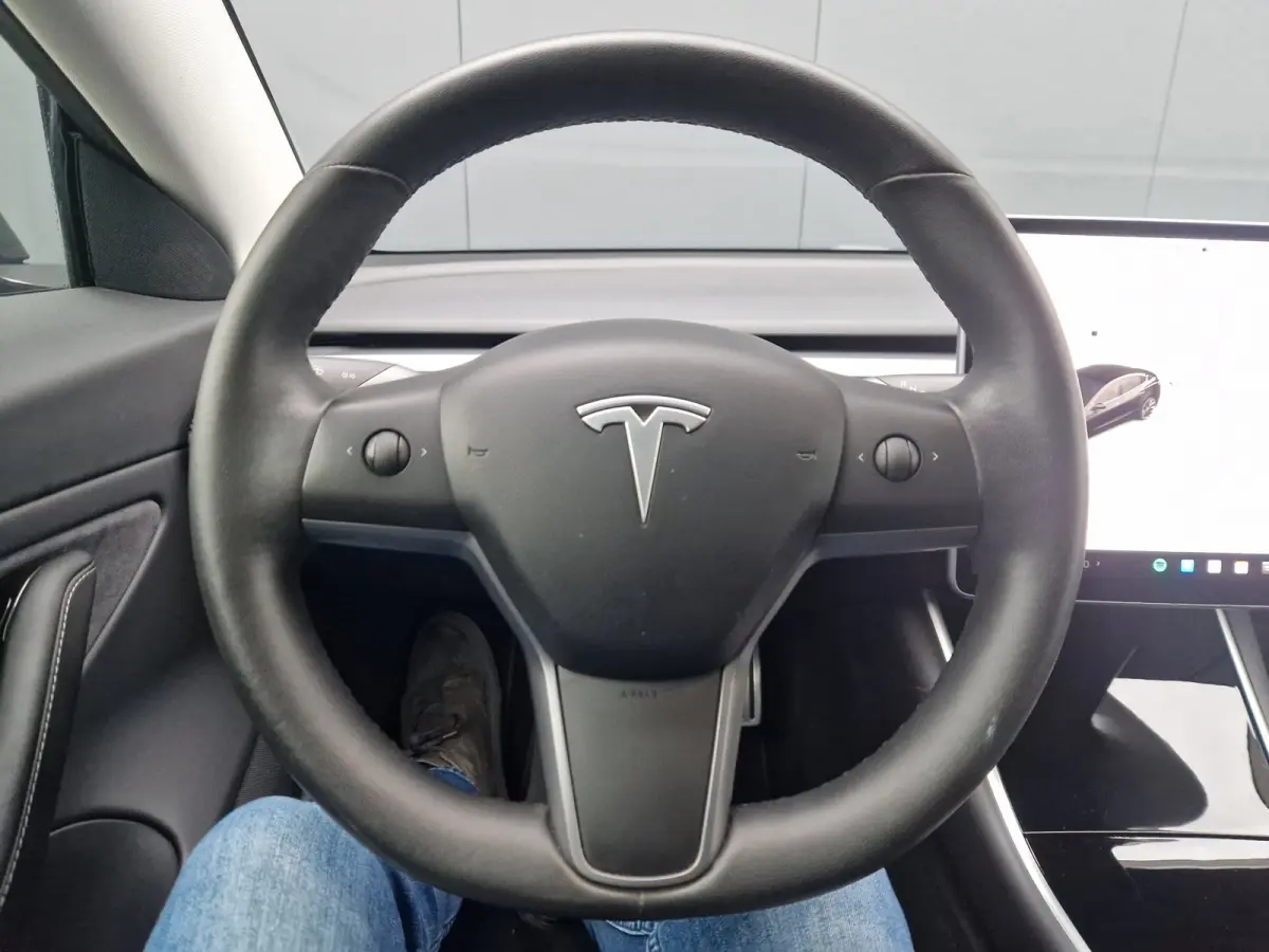 Performance AWD 75 kWh SOH 89%