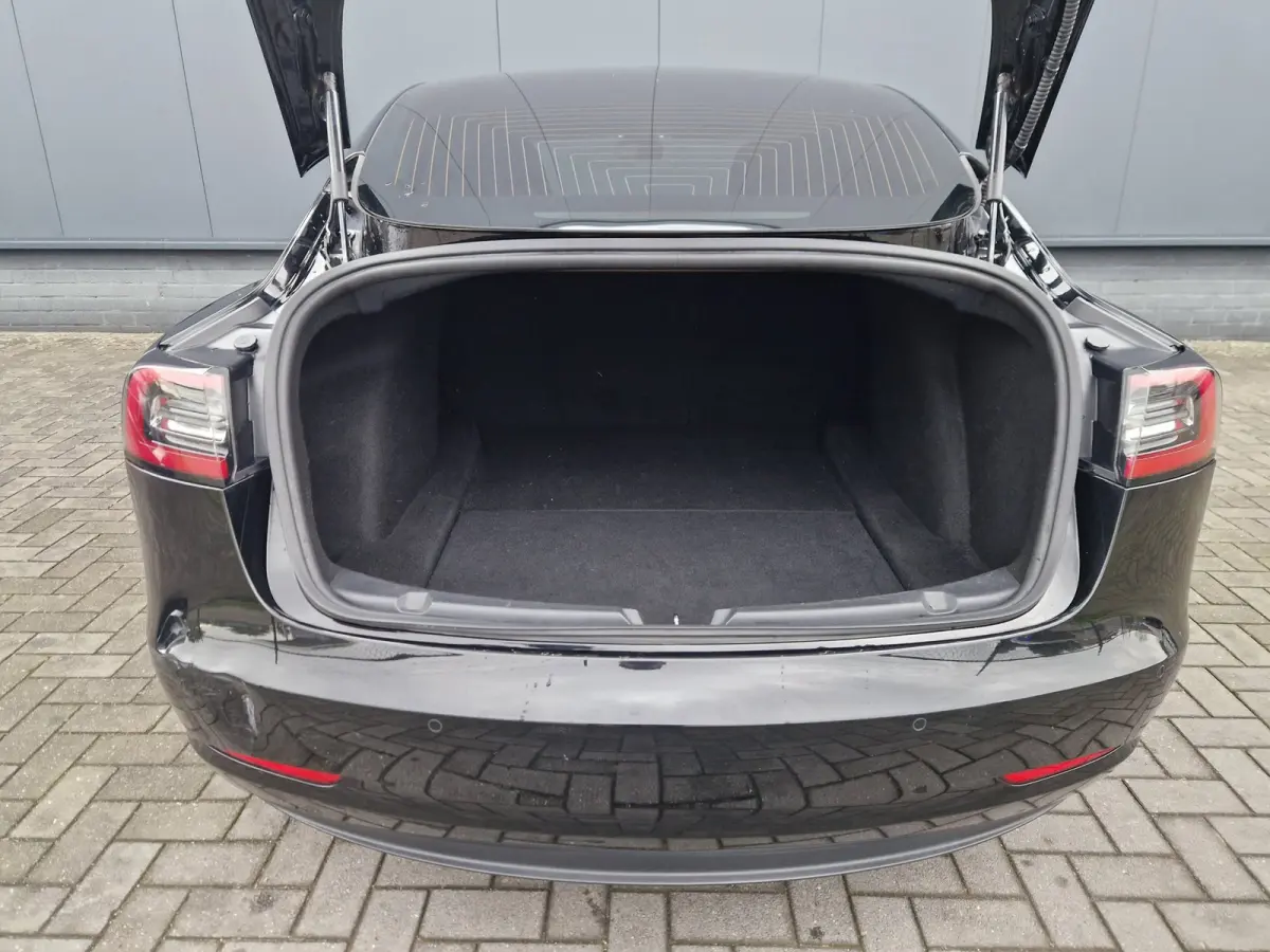 Performance AWD 75 kWh SOH 89%