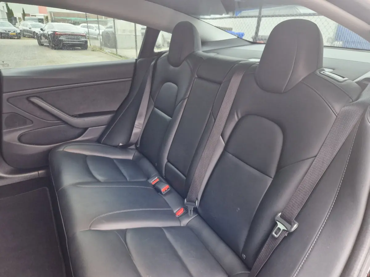 Performance AWD 75 kWh SOH 89%