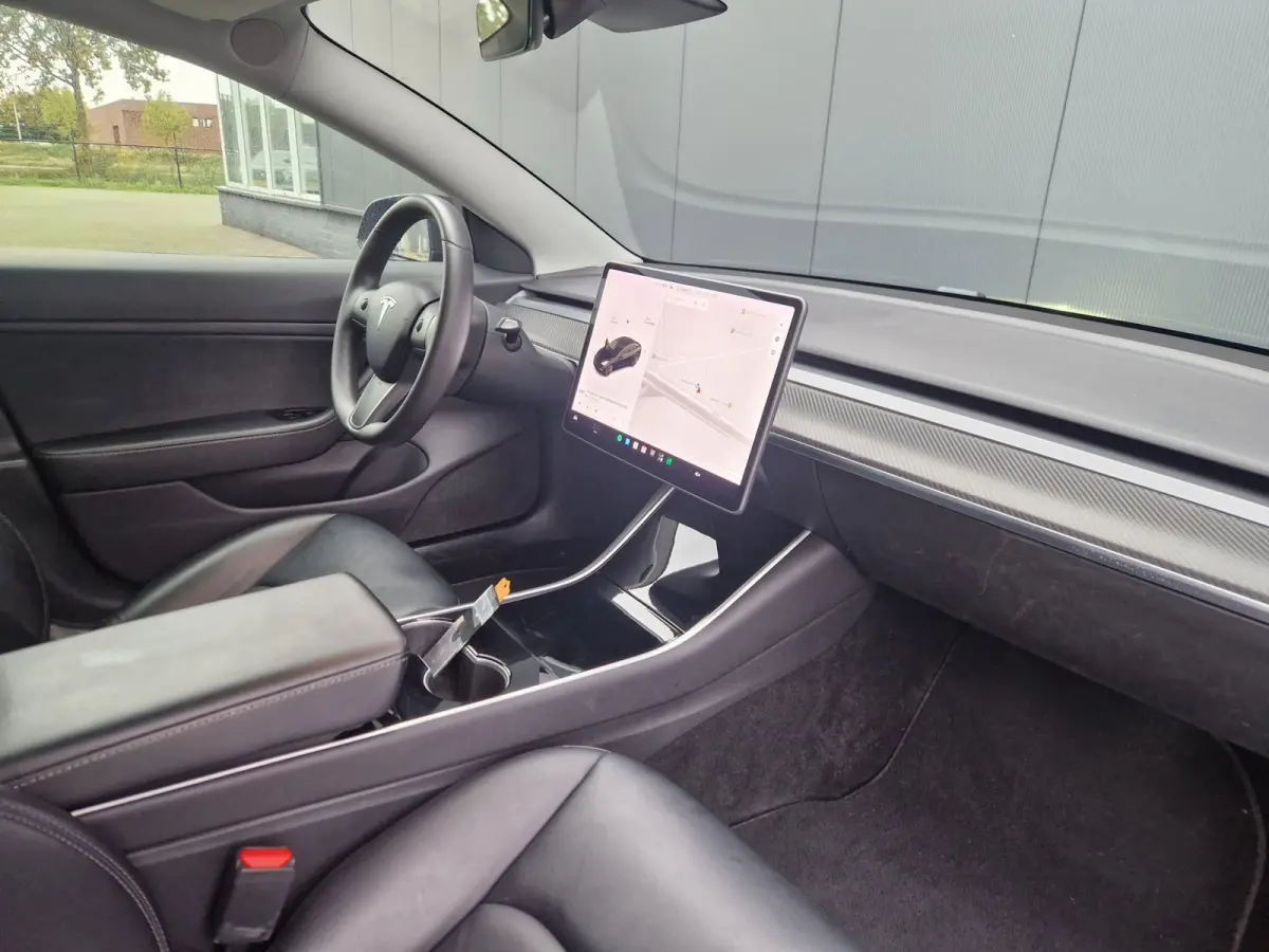 Performance AWD 75 kWh SOH 89%