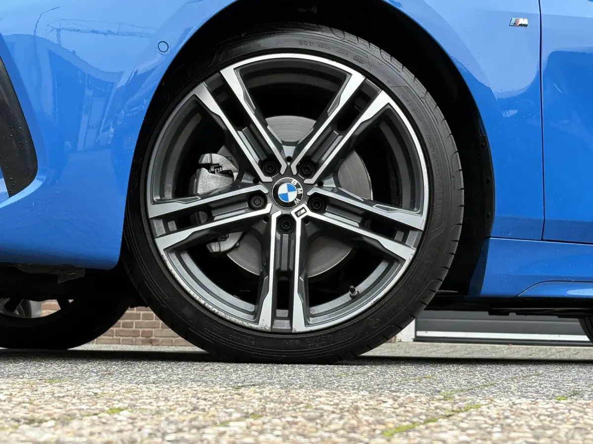 118i Business Edition Plus M-SPORT/MISANO BLUE/CARPLAY/LED/LEER