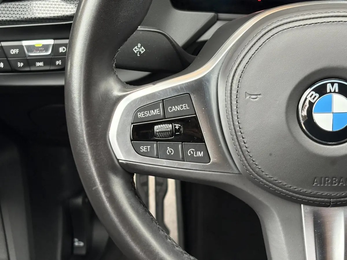 118i Business Edition Plus M-SPORT/MISANO BLUE/CARPLAY/LED/LEER