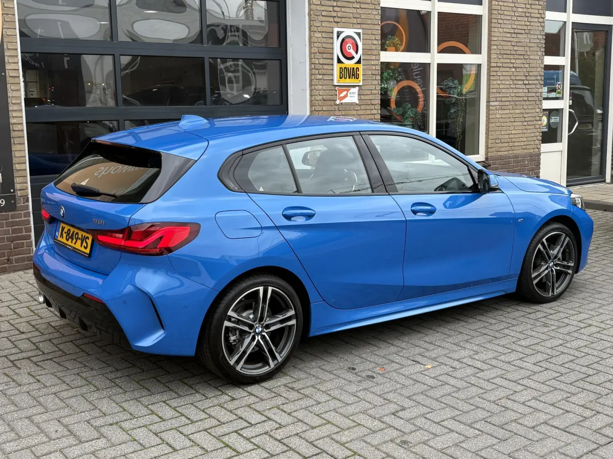 118i Business Edition Plus M-SPORT/MISANO BLUE/CARPLAY/LED/LEER