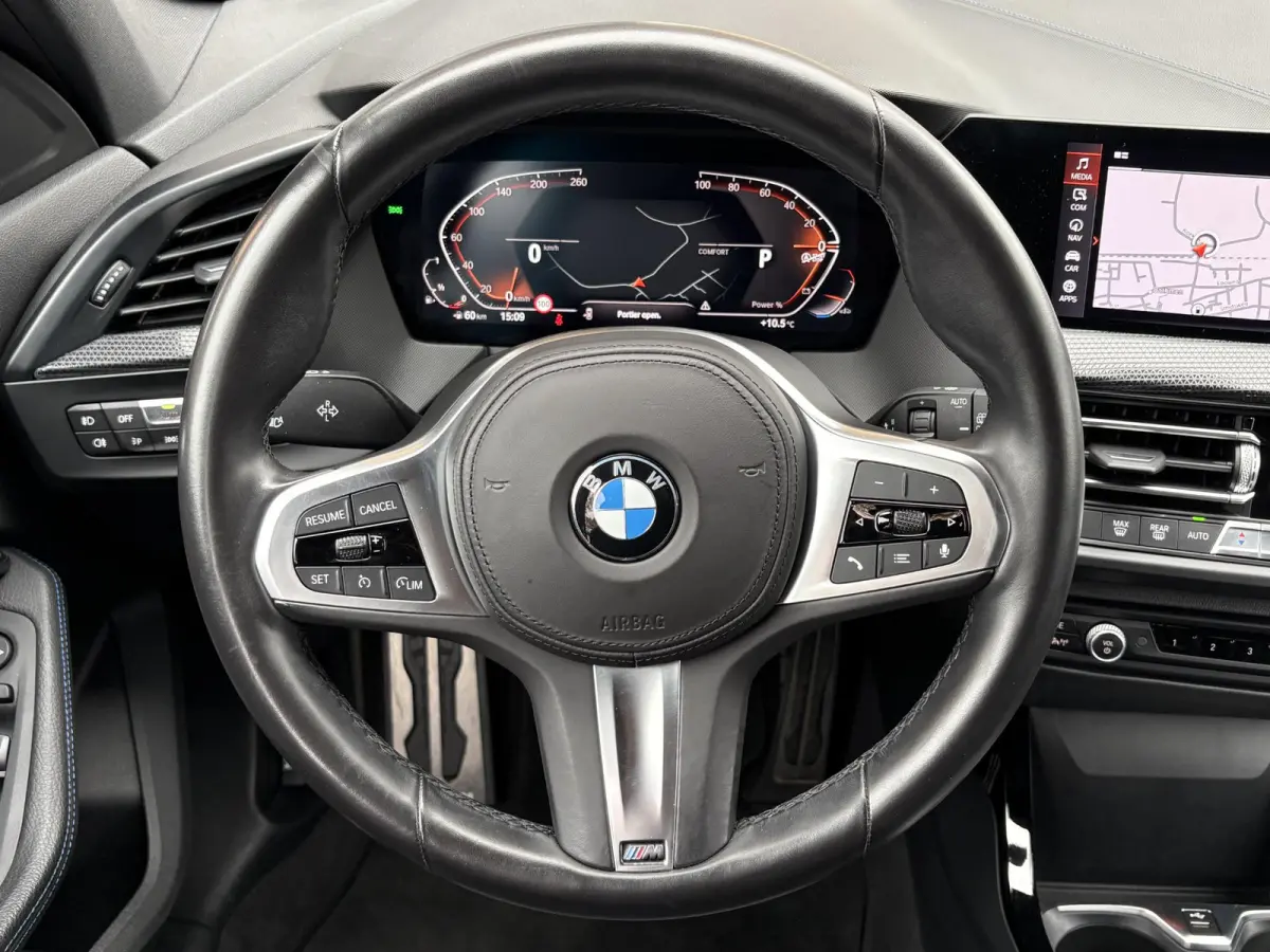 118i Business Edition Plus M-SPORT/MISANO BLUE/CARPLAY/LED/LEER