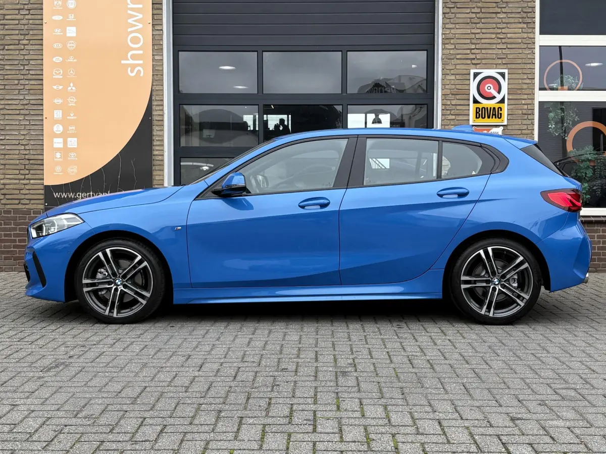 118i Business Edition Plus M-SPORT/MISANO BLUE/CARPLAY/LED/LEER