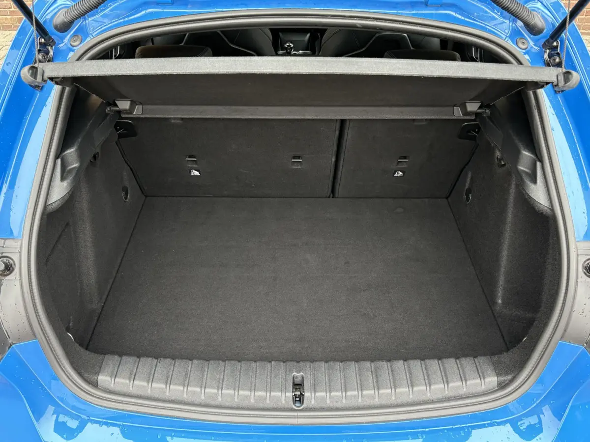 118i Business Edition Plus M-SPORT/MISANO BLUE/CARPLAY/LED/LEER