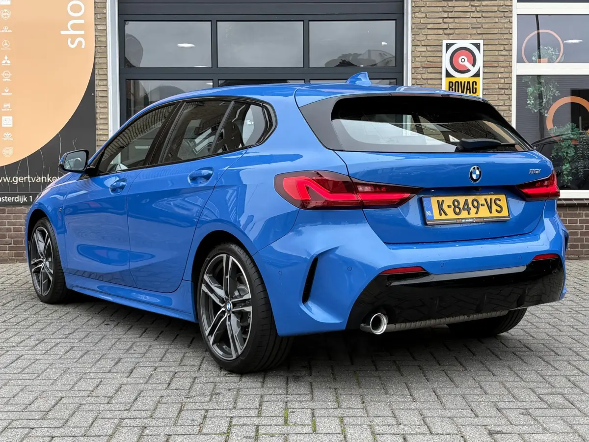 118i Business Edition Plus M-SPORT/MISANO BLUE/CARPLAY/LED/LEER