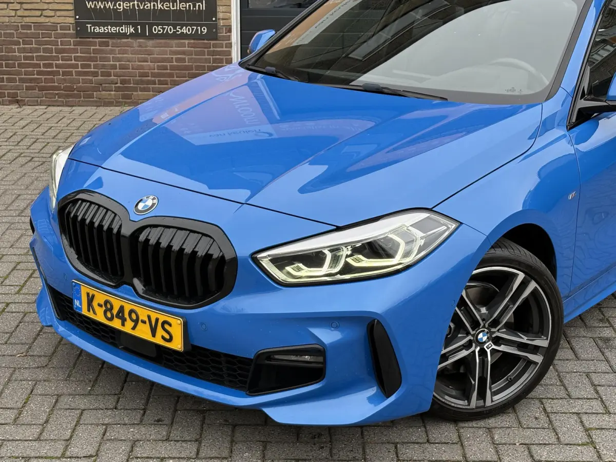 118i Business Edition Plus M-SPORT/MISANO BLUE/CARPLAY/LED/LEER