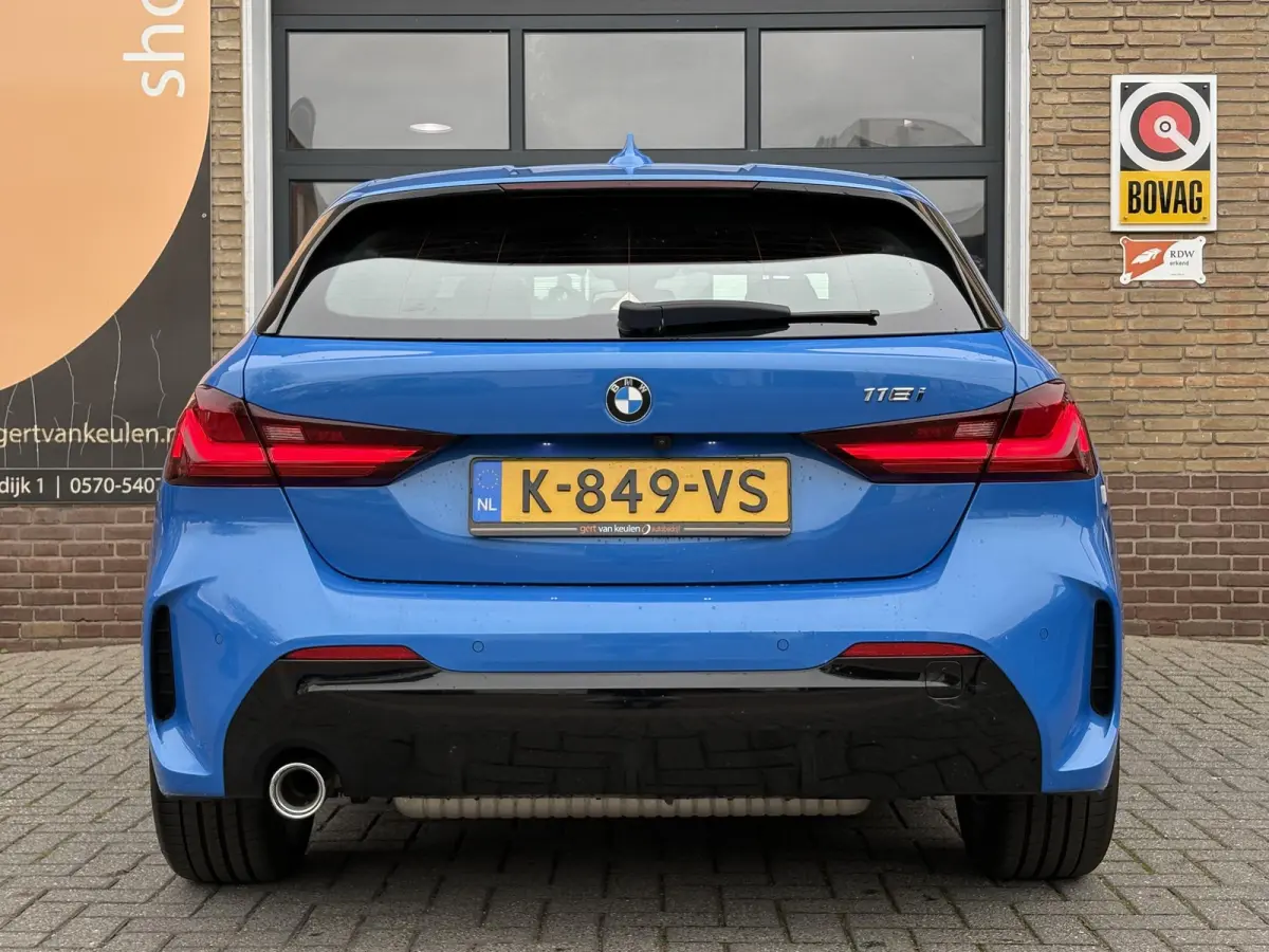 118i Business Edition Plus M-SPORT/MISANO BLUE/CARPLAY/LED/LEER