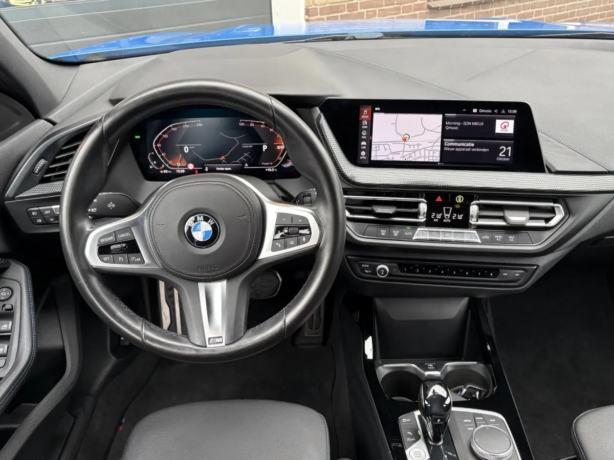 118i Business Edition Plus M-SPORT/MISANO BLUE/CARPLAY/LED/LEER