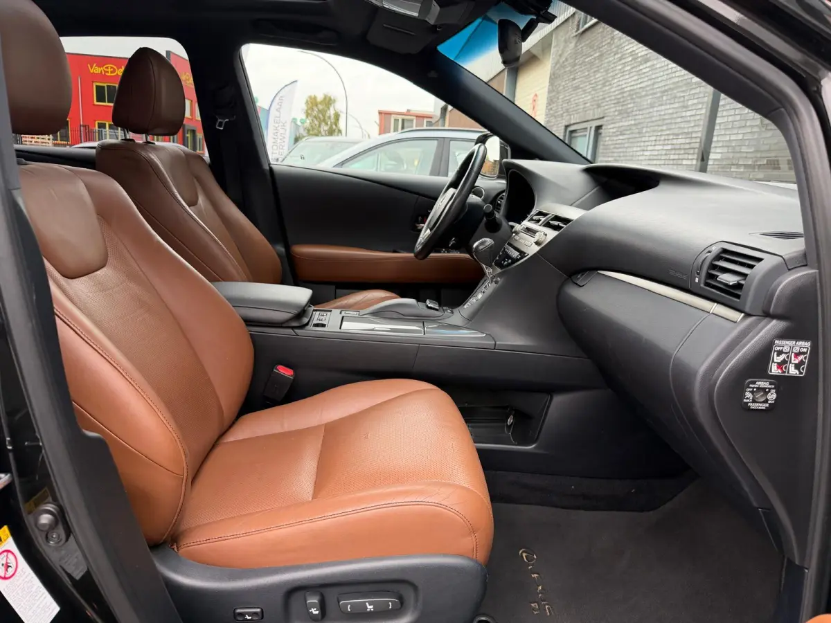 450h 4WD President Line | SCHUIFDAK | CRUISE | LEDER | TREKHAAK | XENON | STOELVERW. | HEAD-UP | CAMERA |