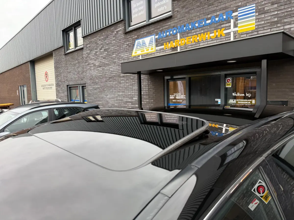 450h 4WD President Line | SCHUIFDAK | CRUISE | LEDER | TREKHAAK | XENON | STOELVERW. | HEAD-UP | CAMERA |