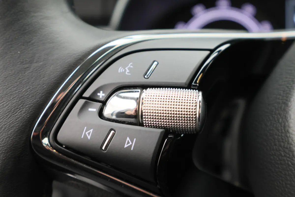 1.0 TSI Ambition Eerste Eigenaar, Airco, Rijstrooksensor, Cruise, Apple Carplay, DAB, PDC, 16''