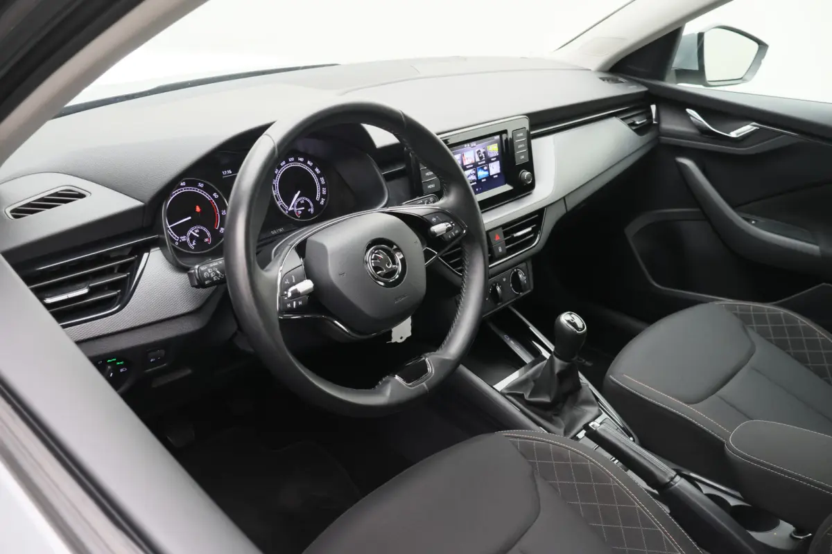 1.0 TSI Ambition Eerste Eigenaar, Airco, Rijstrooksensor, Cruise, Apple Carplay, DAB, PDC, 16''