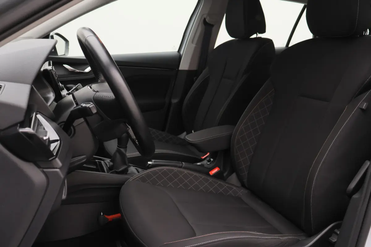 1.0 TSI Ambition Eerste Eigenaar, Airco, Rijstrooksensor, Cruise, Apple Carplay, DAB, PDC, 16''
