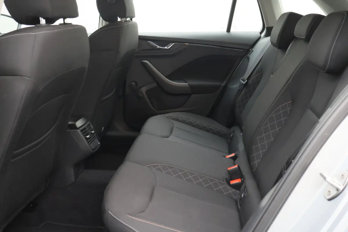 1.0 TSI Ambition Eerste Eigenaar, Airco, Rijstrooksensor, Cruise, Apple Carplay, DAB, PDC, 16''
