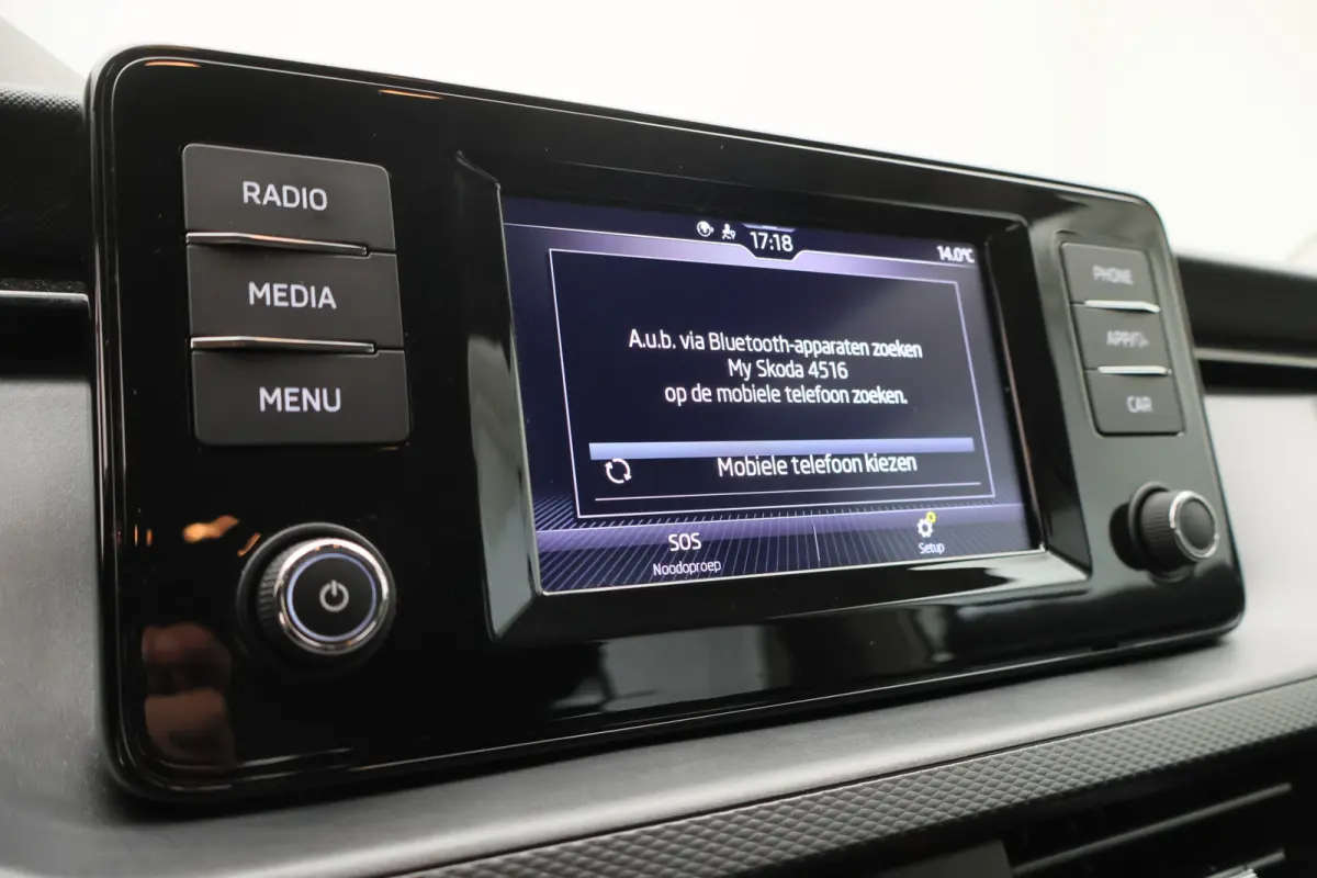 1.0 TSI Ambition Eerste Eigenaar, Airco, Rijstrooksensor, Cruise, Apple Carplay, DAB, PDC, 16''
