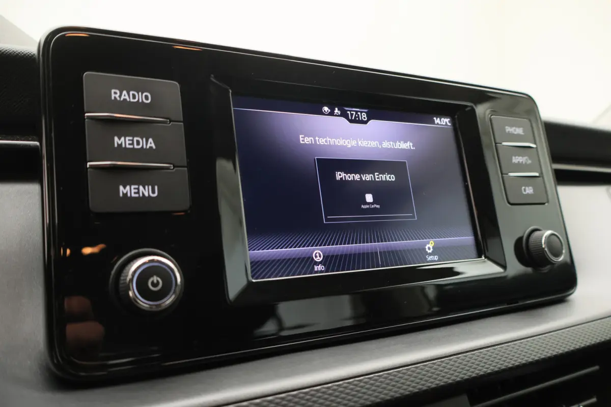 1.0 TSI Ambition Eerste Eigenaar, Airco, Rijstrooksensor, Cruise, Apple Carplay, DAB, PDC, 16''