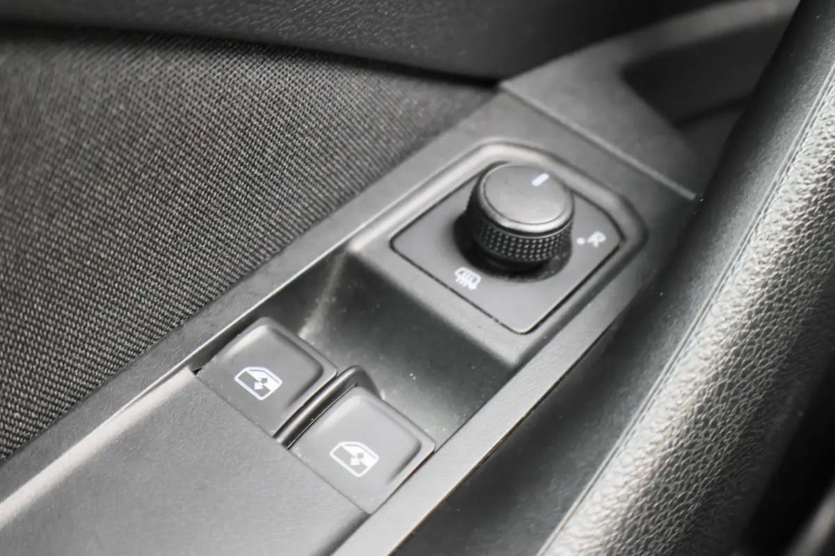 1.0 TSI Ambition Eerste Eigenaar, Airco, Rijstrooksensor, Cruise, Apple Carplay, DAB, PDC, 16''