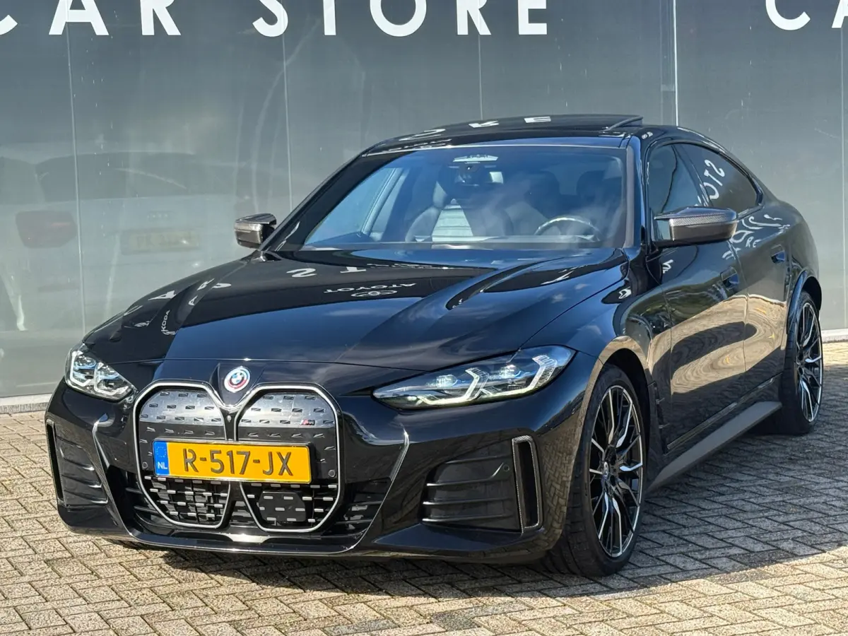 M50 High Executive M-SPORT 84 kWh 96% VOL UITGEVOERD