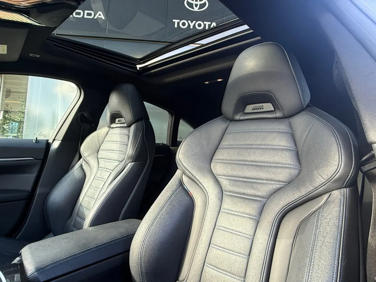 M50 High Executive M-SPORT 84 kWh 96% VOL UITGEVOERD