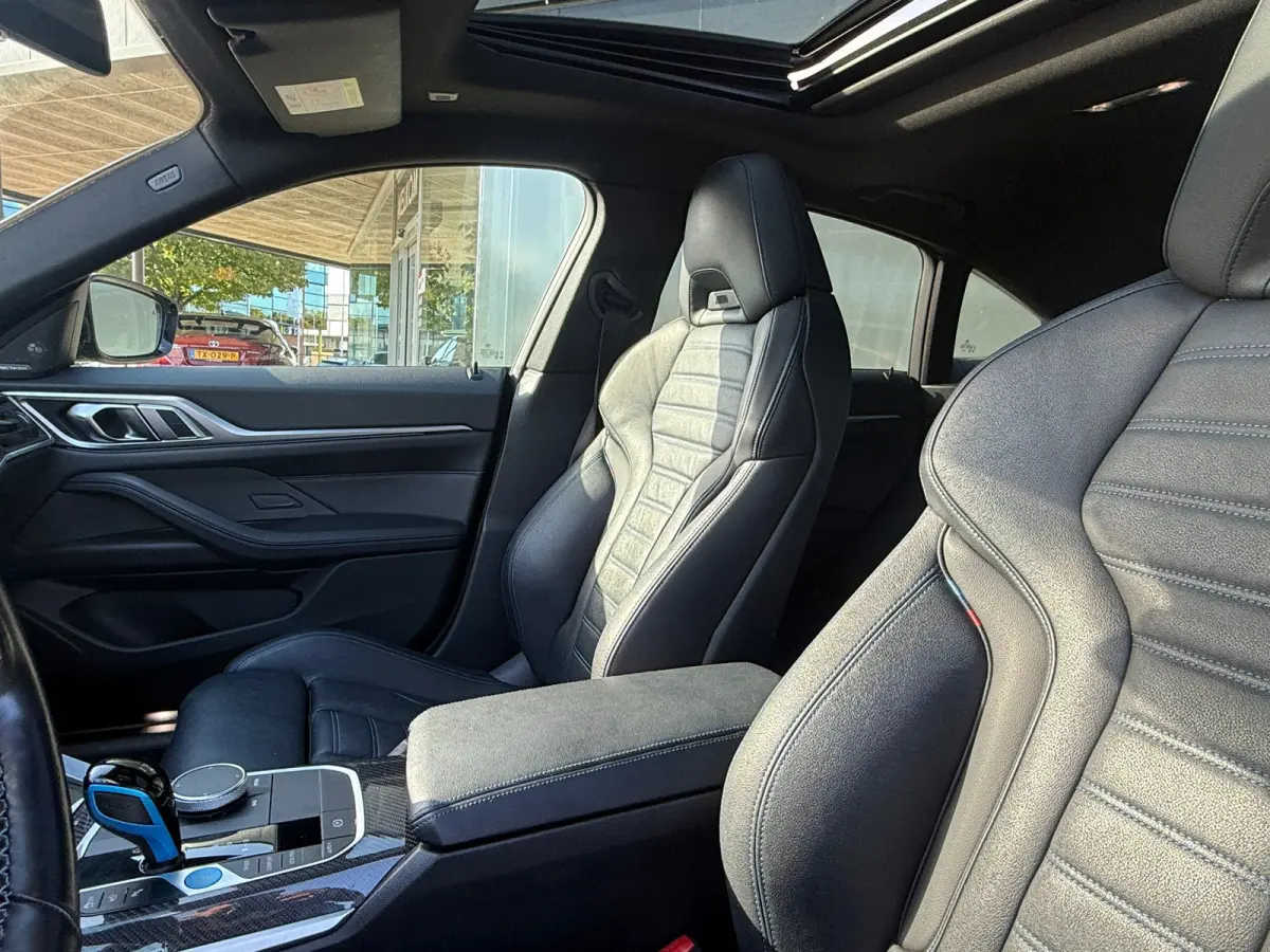 M50 High Executive M-SPORT 84 kWh 96% VOL UITGEVOERD
