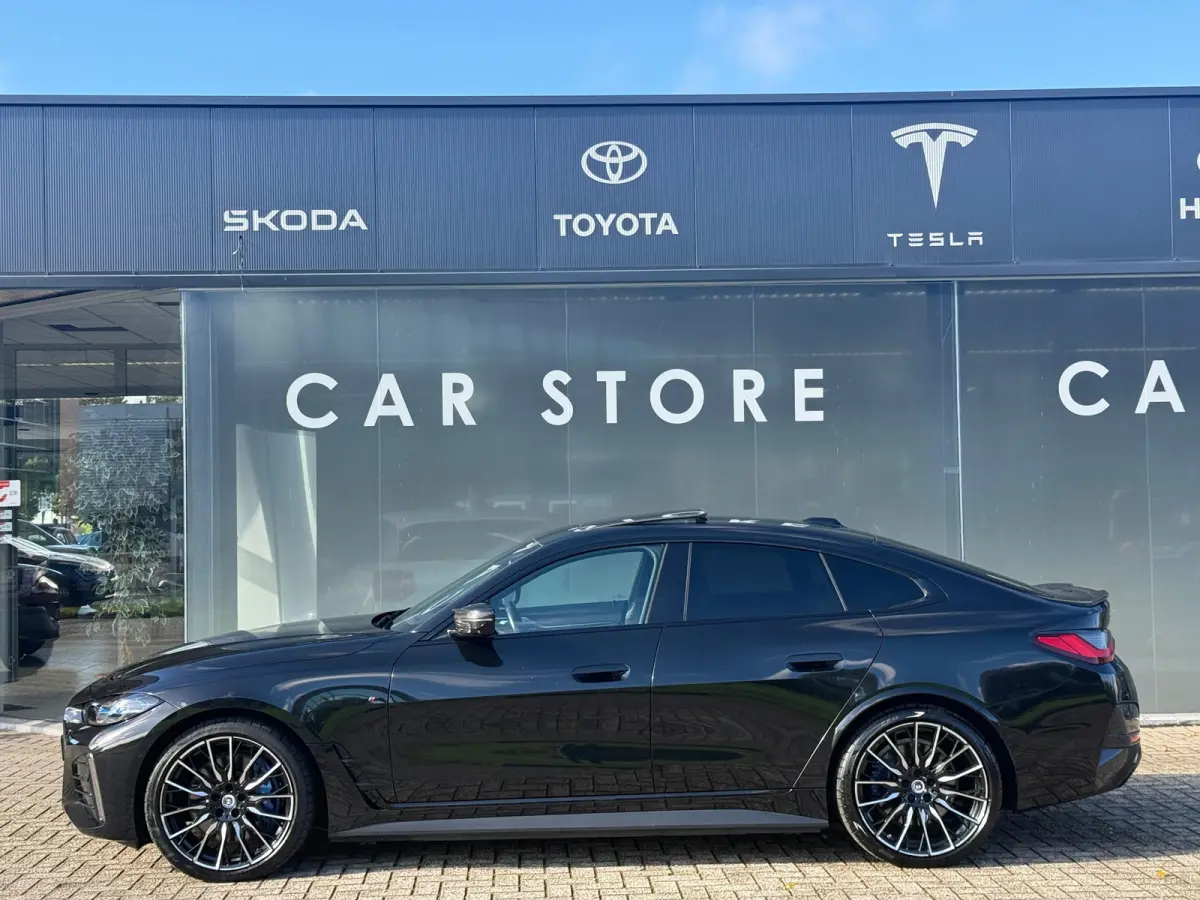 M50 High Executive M-SPORT 84 kWh 96% VOL UITGEVOERD