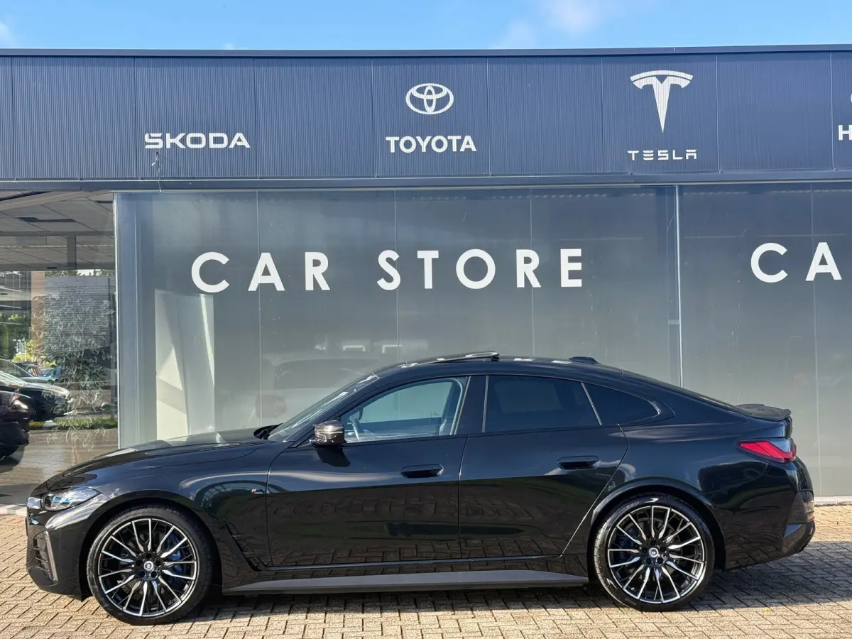 M50 High Executive M-SPORT 84 kWh 96% VOL UITGEVOERD