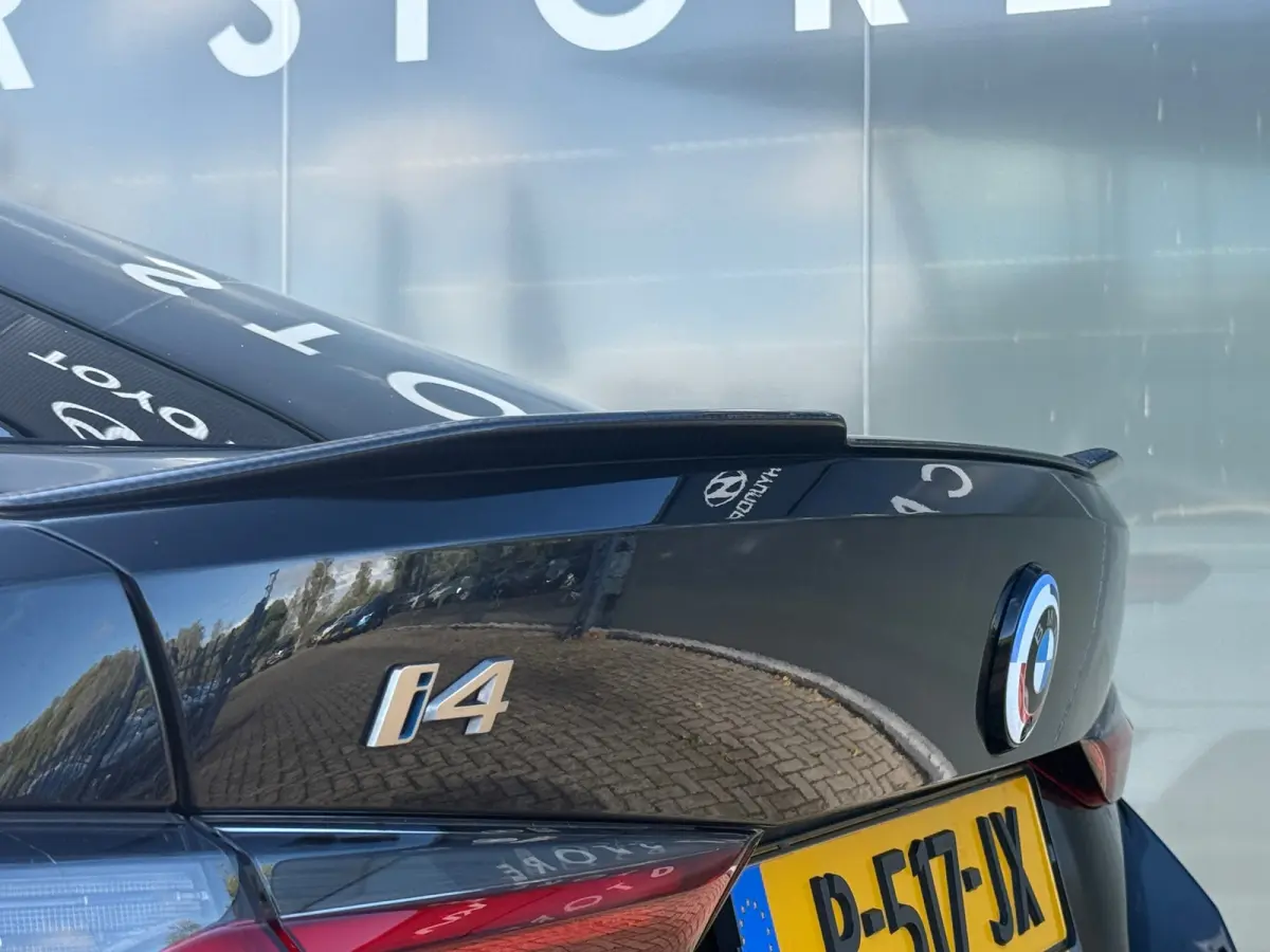M50 High Executive M-SPORT 84 kWh 96% VOL UITGEVOERD