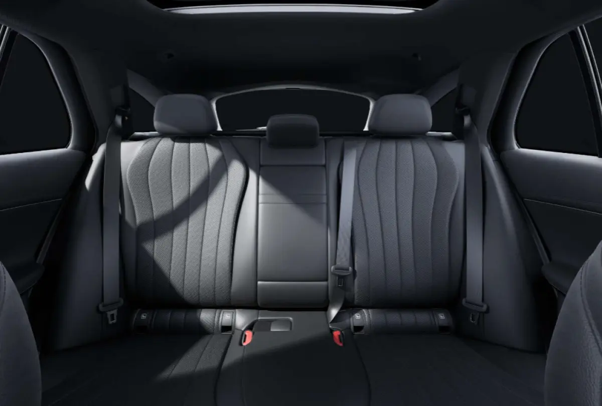 300 e Luxury Line Airmatic - Trekhaak - Panoramadak - Rijassistentiepakket Plus - Verwarmde/geklimatiseerde stoelen - Comfort stoelen - MBUX Superscreen - Burmester® 4D surround -
