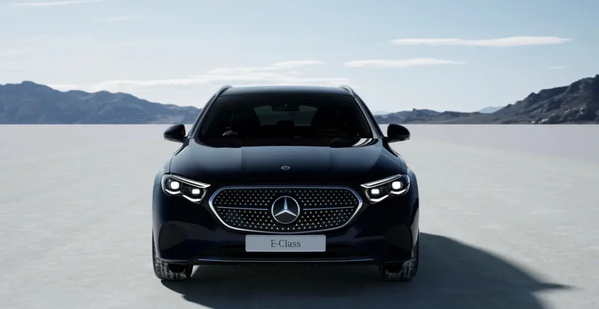 300 e Luxury Line Airmatic - Trekhaak - Panoramadak - Rijassistentiepakket Plus - Verwarmde/geklimatiseerde stoelen - Comfort stoelen - MBUX Superscreen - Burmester® 4D surround -