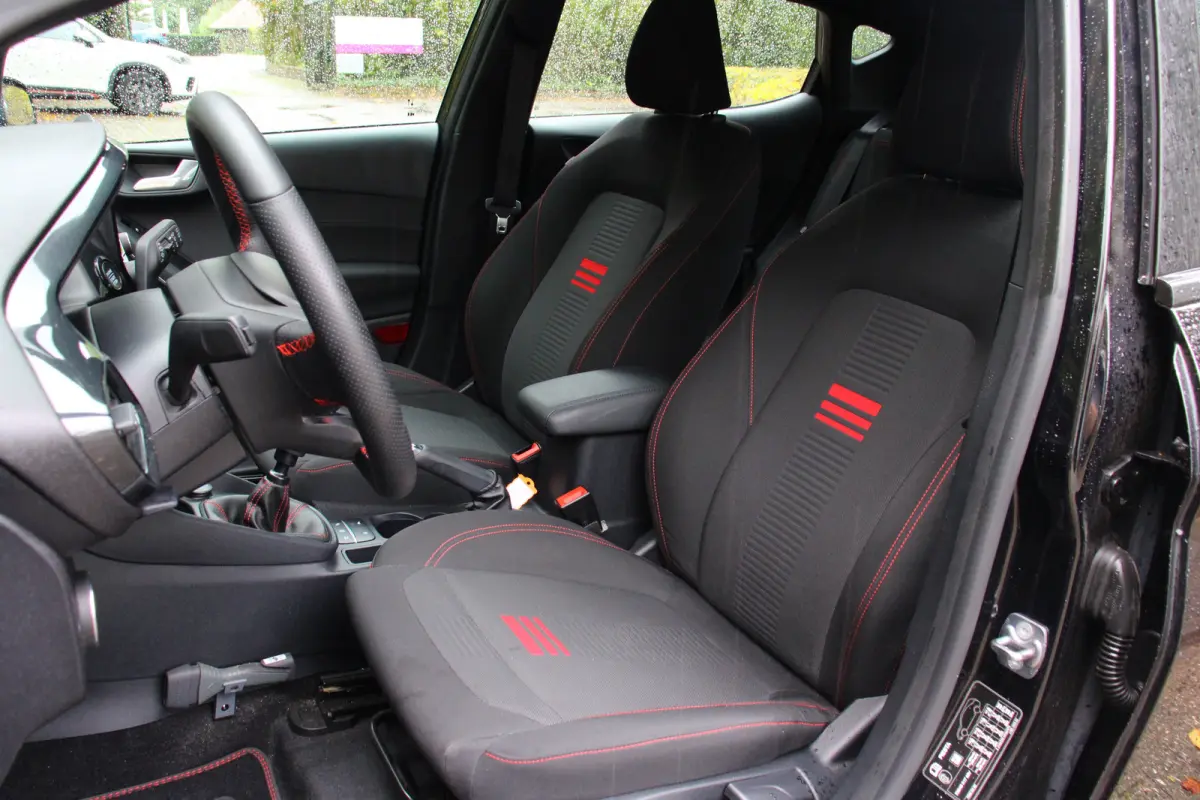1.0EB Hybrid ST-Line X | NL-AUTO! | 1E EIGENAAR! | CAMERA | ADAPTIVE CRUISE | PARK SENS V+A | DEALER OH! | LED | LANE ASSIST | CLIMA