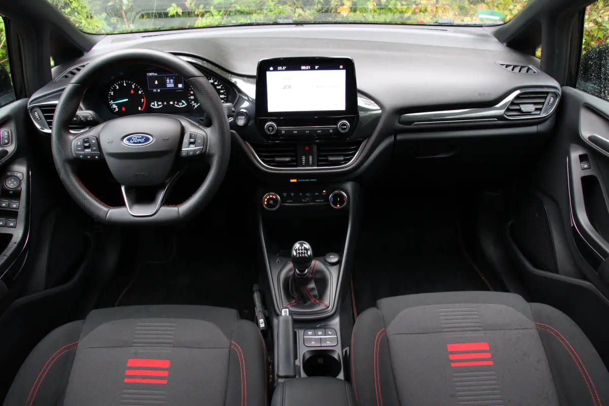 1.0EB Hybrid ST-Line X | NL-AUTO! | 1E EIGENAAR! | CAMERA | ADAPTIVE CRUISE | PARK SENS V+A | DEALER OH! | LED | LANE ASSIST | CLIMA