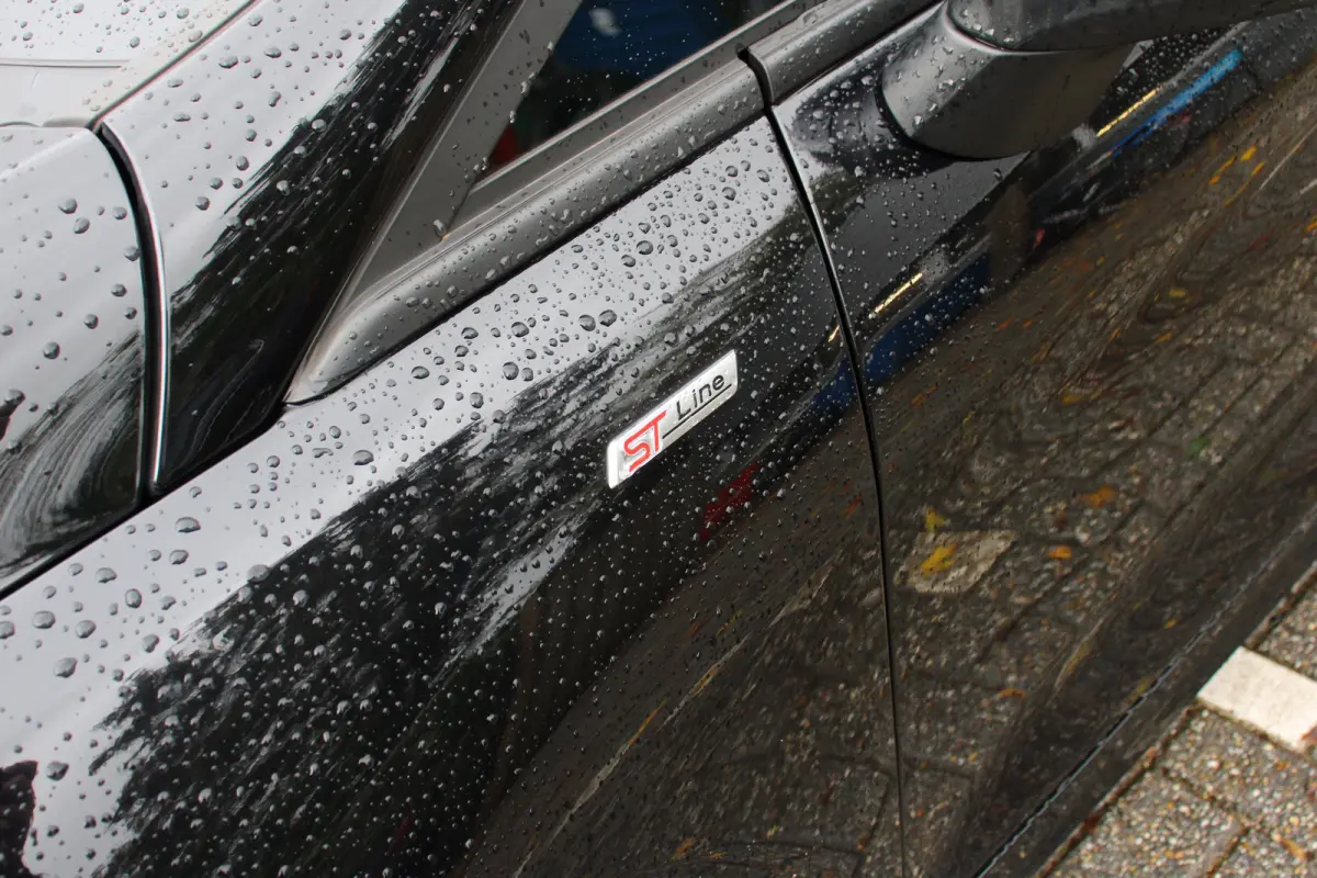 1.0EB Hybrid ST-Line X | NL-AUTO! | 1E EIGENAAR! | CAMERA | ADAPTIVE CRUISE | PARK SENS V+A | DEALER OH! | LED | LANE ASSIST | CLIMA