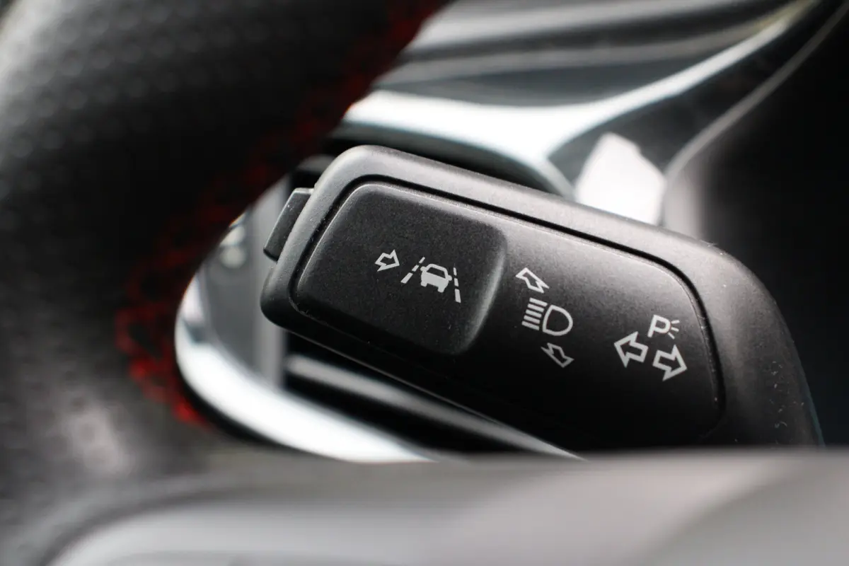 1.0EB Hybrid ST-Line X | NL-AUTO! | 1E EIGENAAR! | CAMERA | ADAPTIVE CRUISE | PARK SENS V+A | DEALER OH! | LED | LANE ASSIST | CLIMA